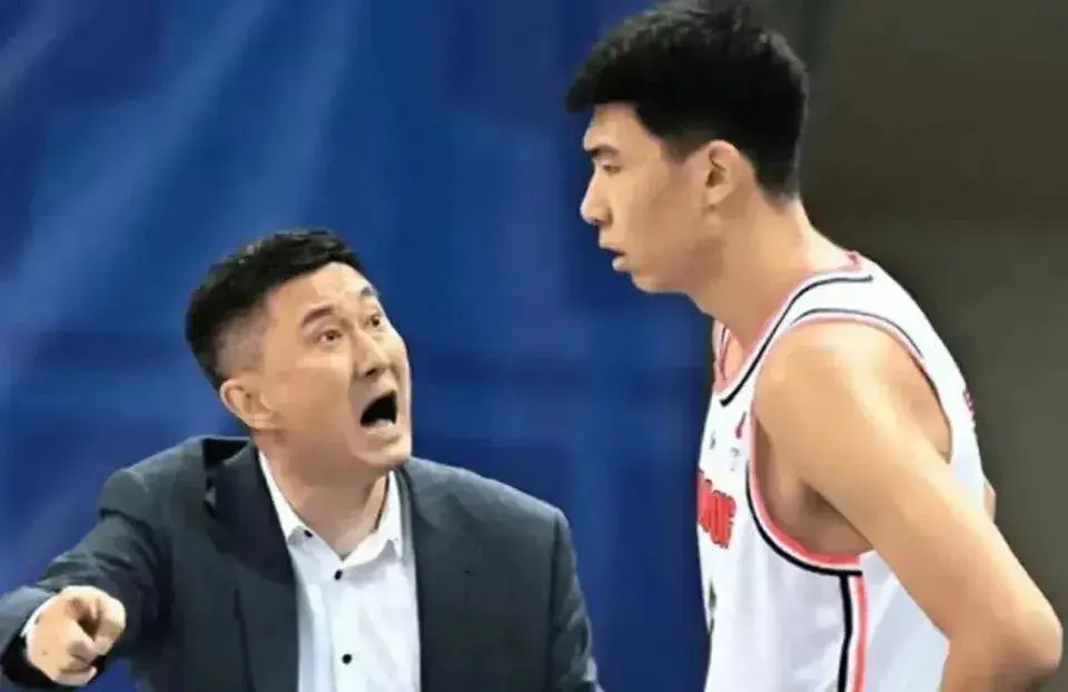 但现在的年, 爆燥