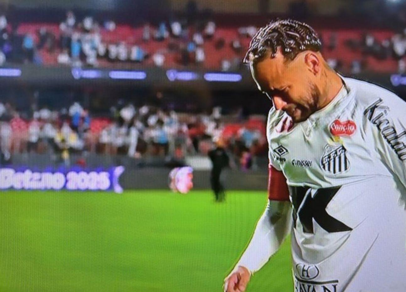 里爆射破门, 离场的时候