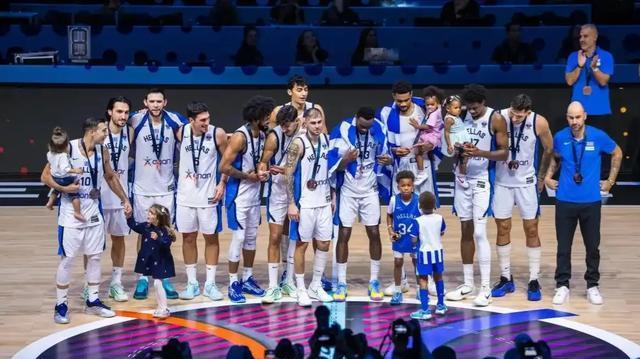 达到字母哥, 季军争夺战 达到字母哥, 季军争夺战